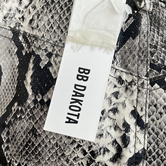 BB DAKOTA PYTHON ON THE PROWL MINI SKIRT - Picture 4 of 4